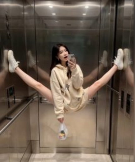 AI生成电梯一字马美女制作教程，条条流量上万，别再在外面被割韭菜了，全流程实操-大东资源库